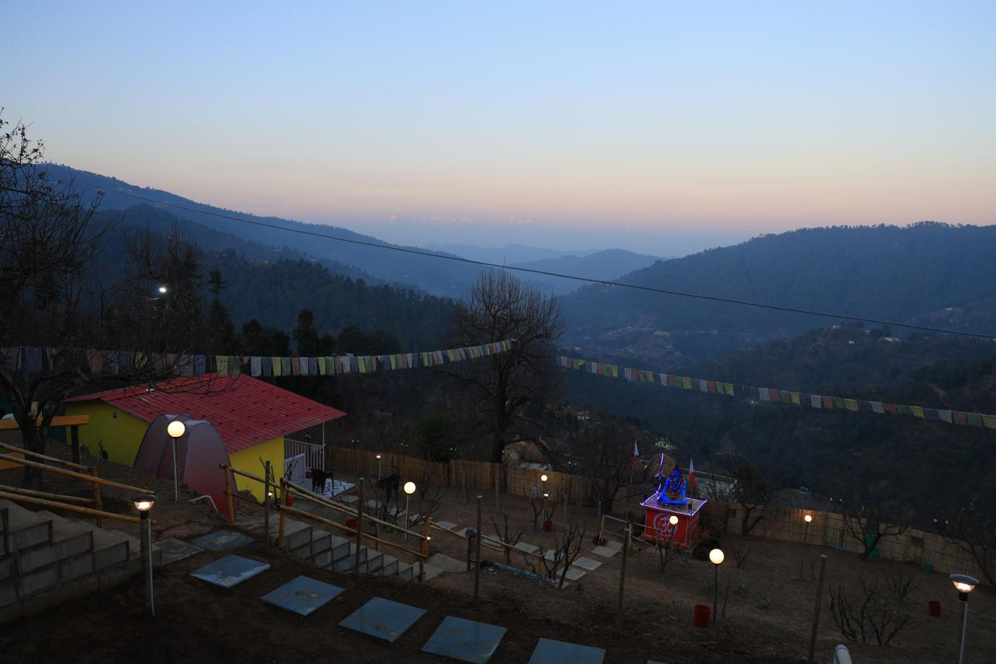 The Pahadi Nest Mukteshwar Hotel Bagian luar foto
