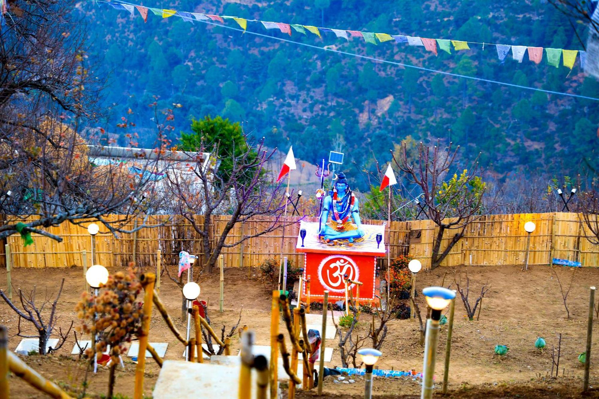 The Pahadi Nest Mukteshwar Hotel Bagian luar foto